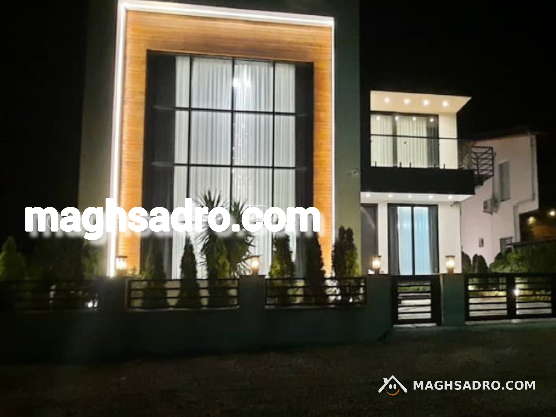 عکس ویلا لوکس با استخر در نور